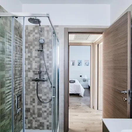 Silvia House - The House Of Travelers Apartment Ossuccio