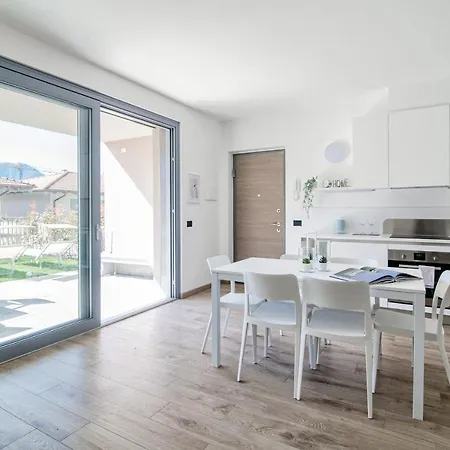 Silvia House - The House Of Travelers Apartment *